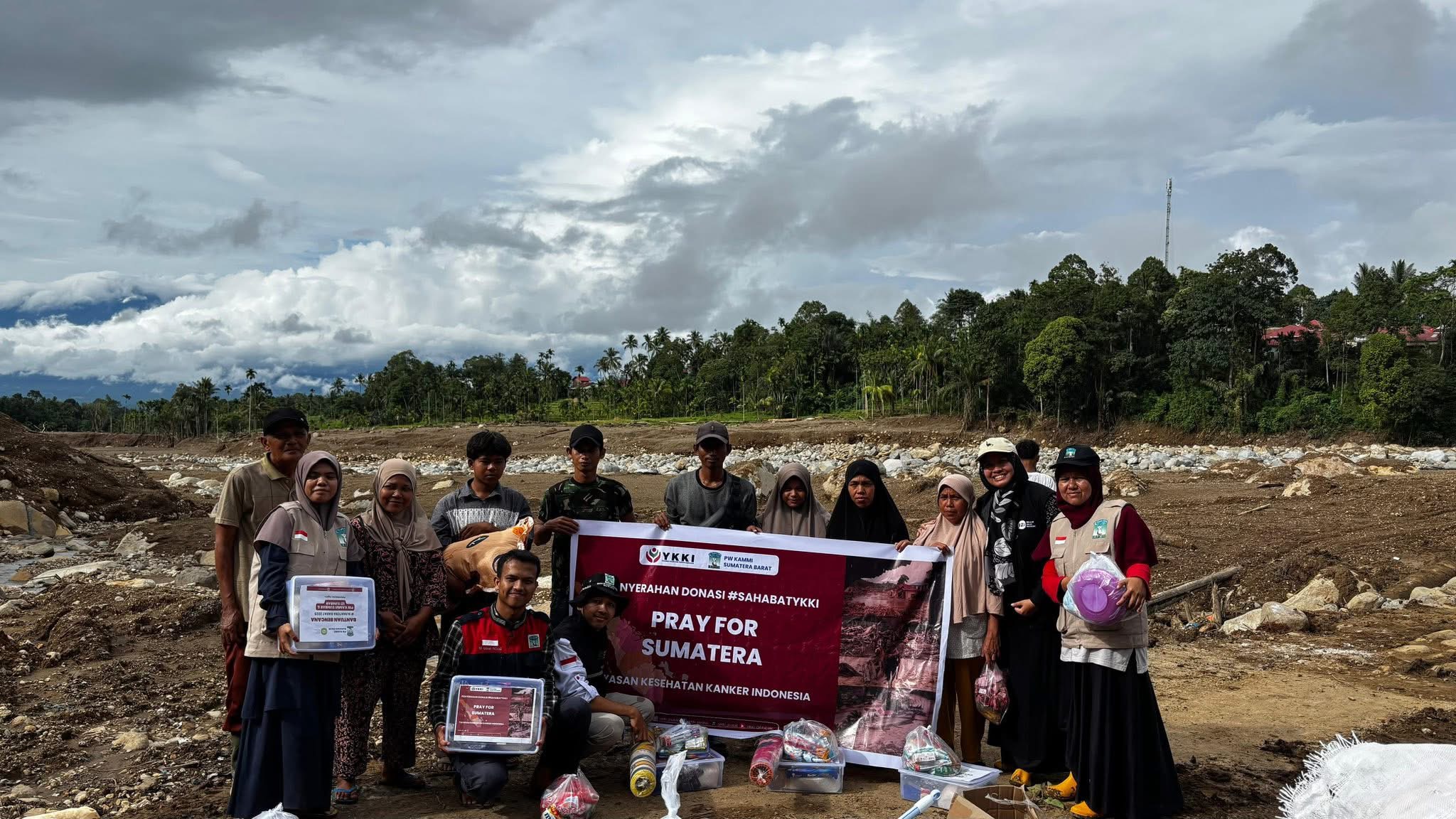 Bantuan Bencana Aceh - Foto 4